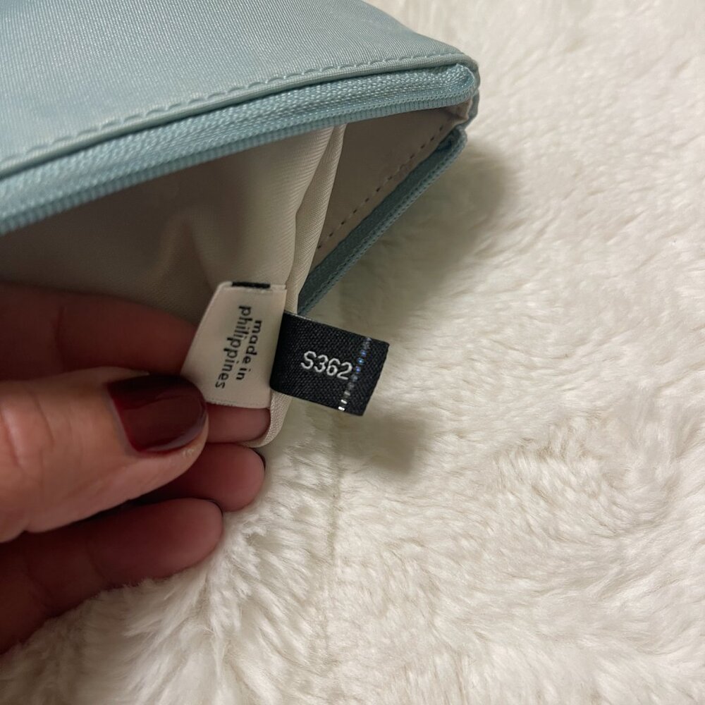 KATE SPADE NEW YORK LARGE NYLON TEAL WRISTLET - Picture 9 of 9